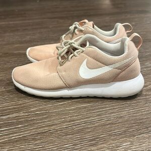 Nike Roshe One Coral Dust
